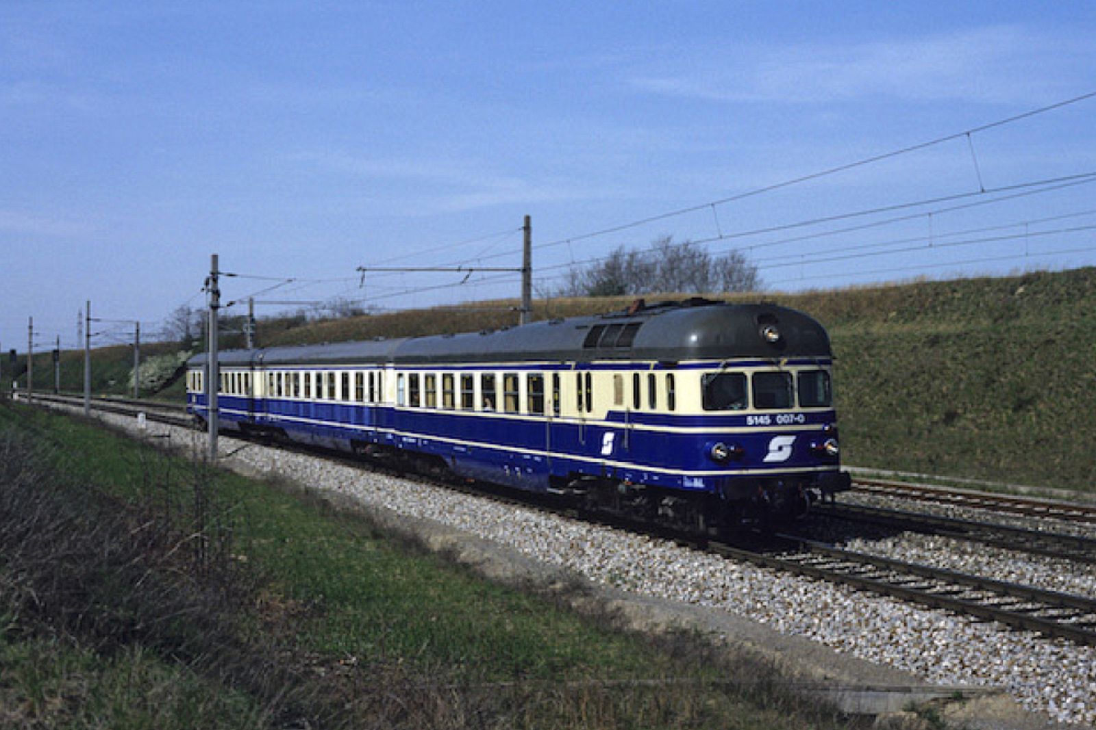hobbytrain-triebwagen-rh-5145-bb-2-tlg-ac-sound-ep-v image 1