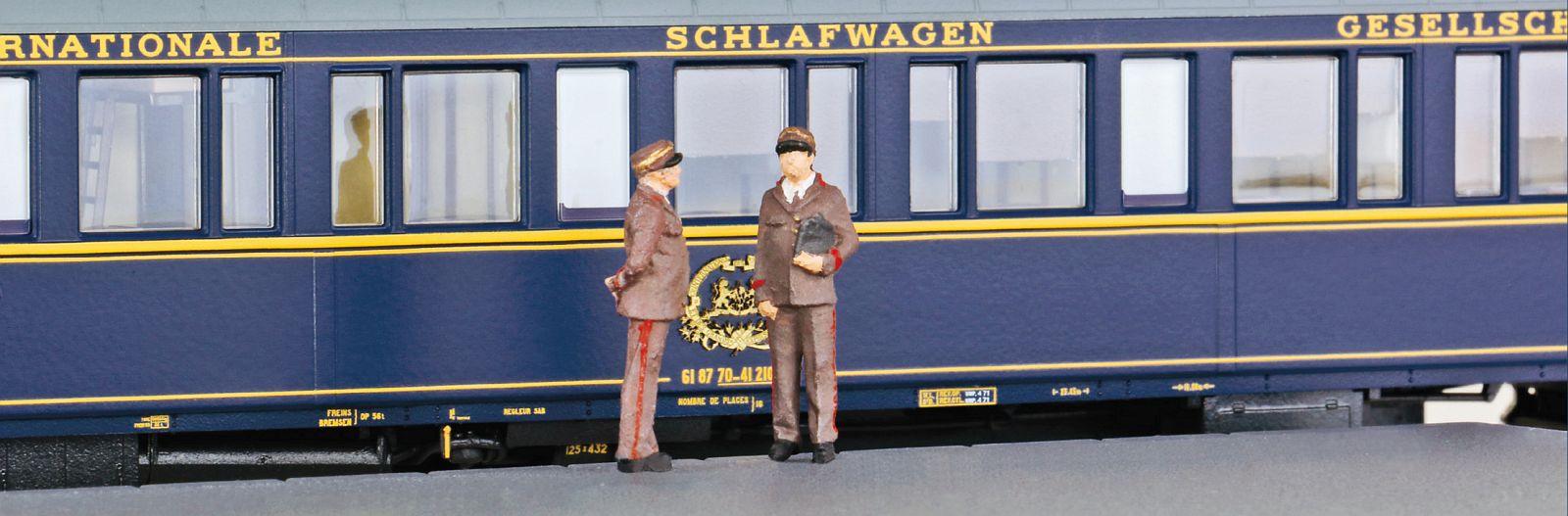 hobbytrain-modellautos-ciwl-zugbegleiter-figuren-hellbraun-ep-iv-3er-set image 1