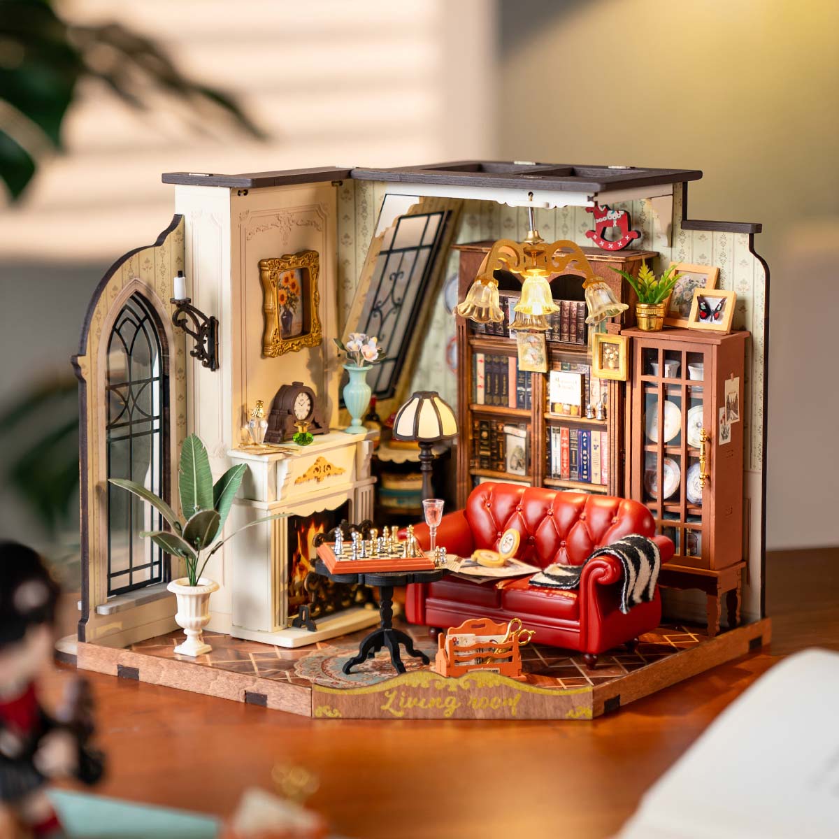 robotime-dg175-catherine-s-living-room-miniaturhaus-holzbausatz image 2