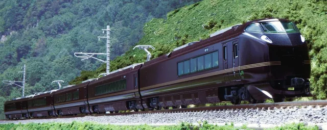 hobbytrain-triebwagen-e655-nagomi-triebzug-5-tlg-jr-east-ep-vi image 1