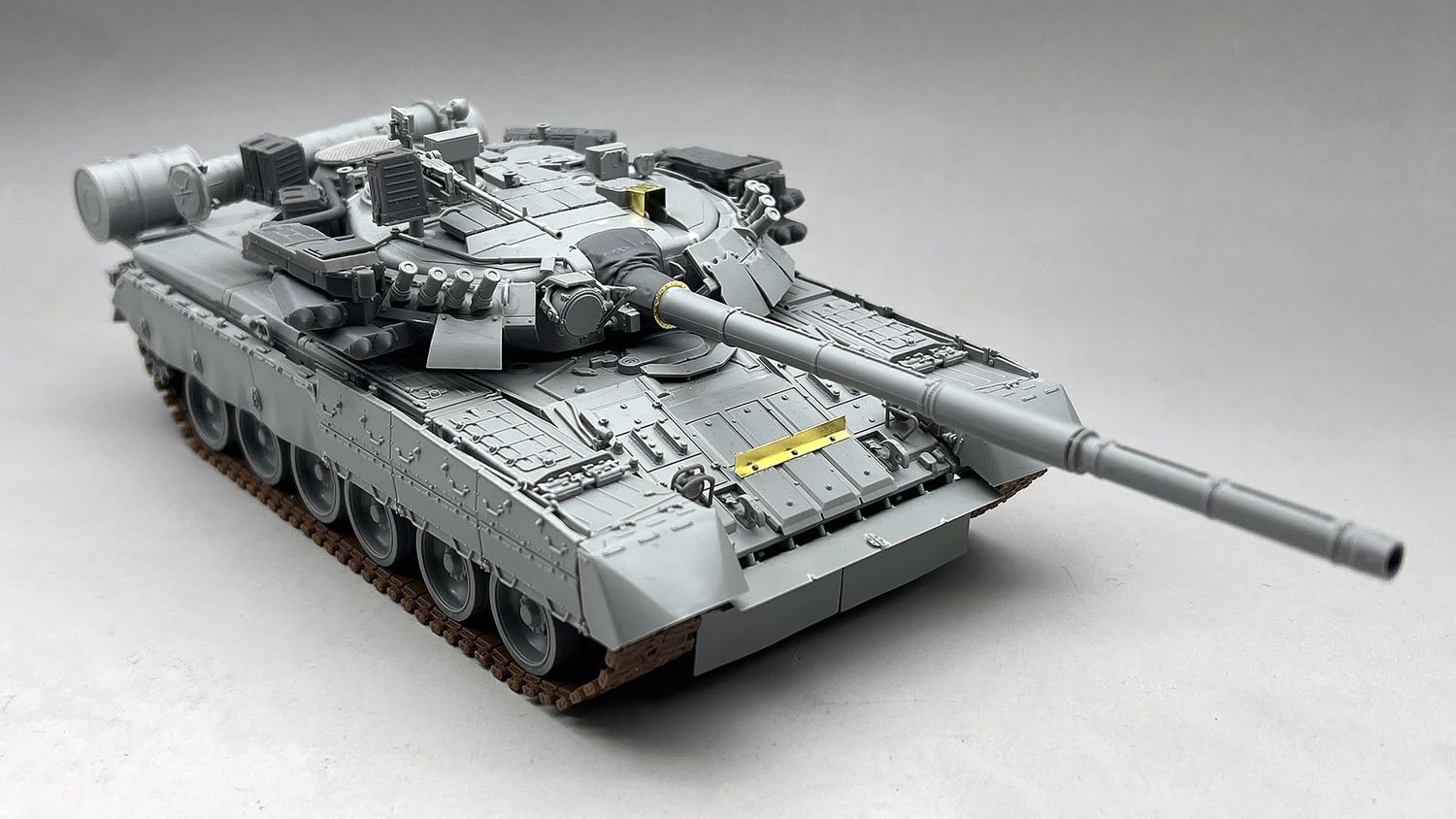 amusing-hobby-35a068-t-80um2-panzermodell-1-35-drozd-2 image 2