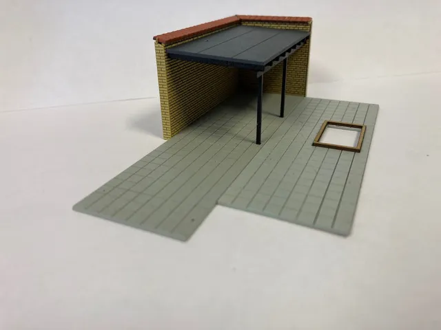 hobbytrade-villaer-ht-87294-modellhaus-carport-gelbe-steine image 1