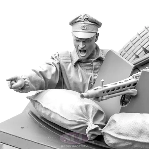 sol-resin-factory-mm636-offizier-sd-kfz-251-figur-1-16 image 1