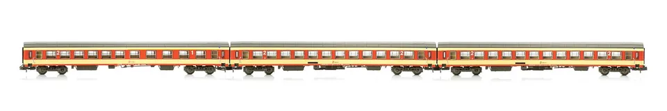 hobbytrain-personenwagen-uic-x-bb-3er-set-sparlack-spur-n image 1