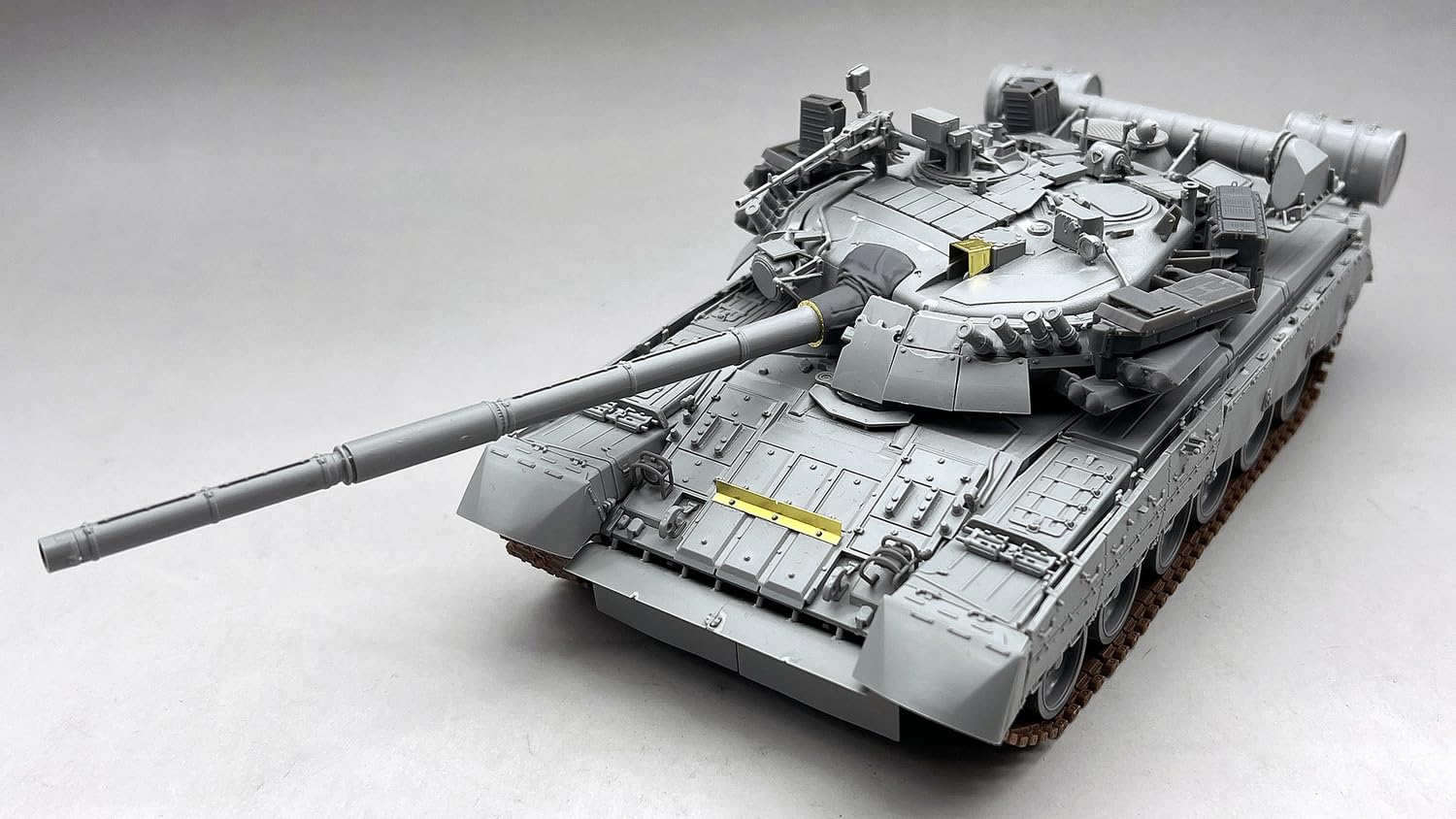 amusing-hobby-35a068-t-80um2-panzermodell-1-35-drozd-2 image 3