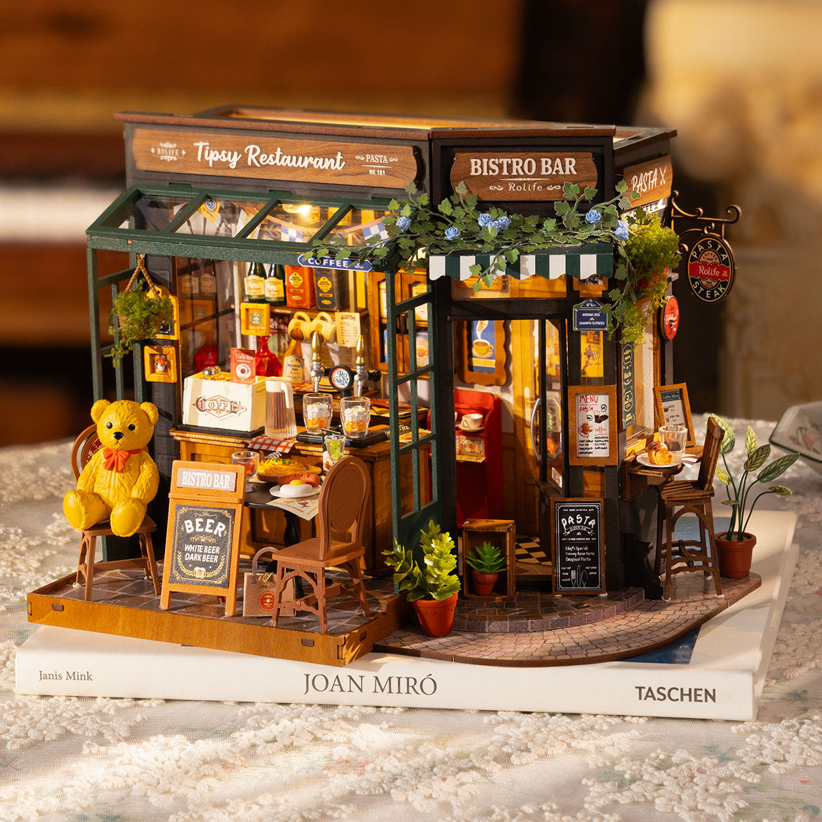 robotime-dg167-tipsy-restaurant-miniaturhaus-rolife image 2