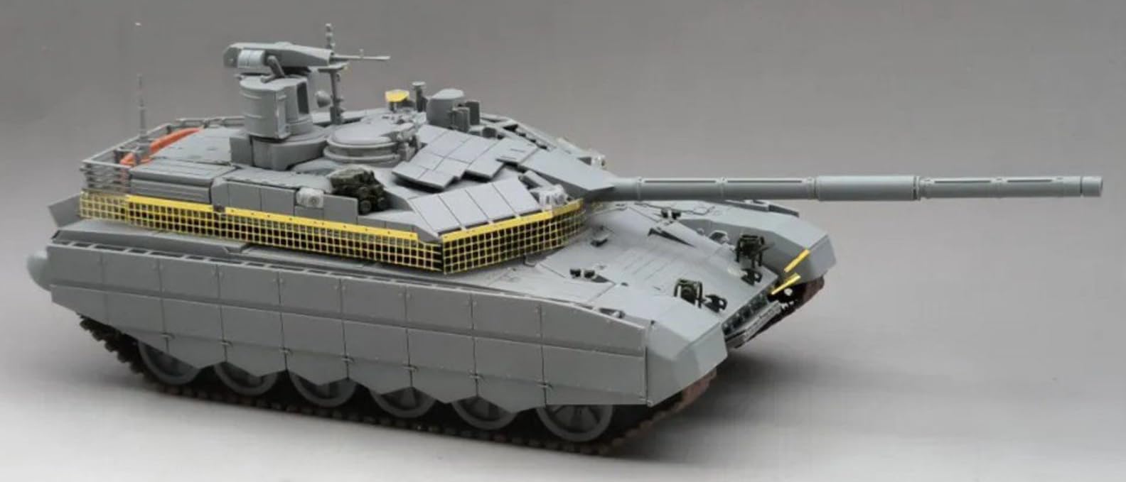 amusing-hobby-35a070-t-90m-panzer-1-35-mod-2023 image 3