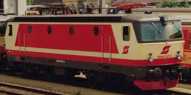 hobbytrain-rh-1044-bb-e-lok-elektrolok-elfenbein-rot-ep-iv image 1