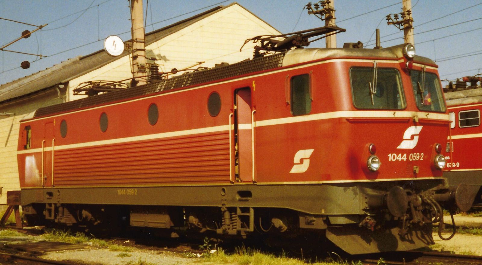 hobbytrain-elektrolok-rh-1044-bb-ep-iv-blutorange-sound image 1