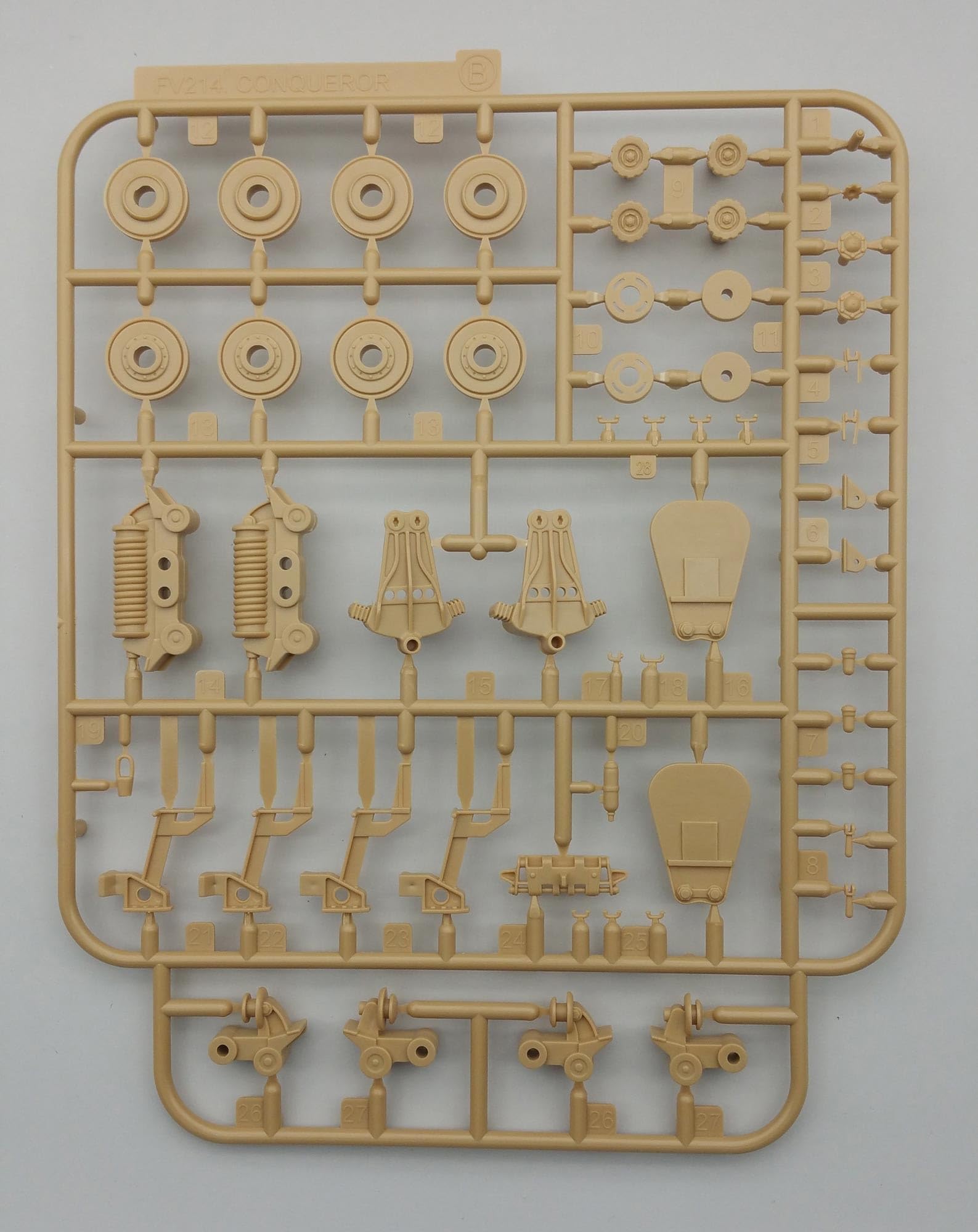amusing-hobby-ah35a013-super-conqueror-modellbausatz-1-35-resinfigur image 4