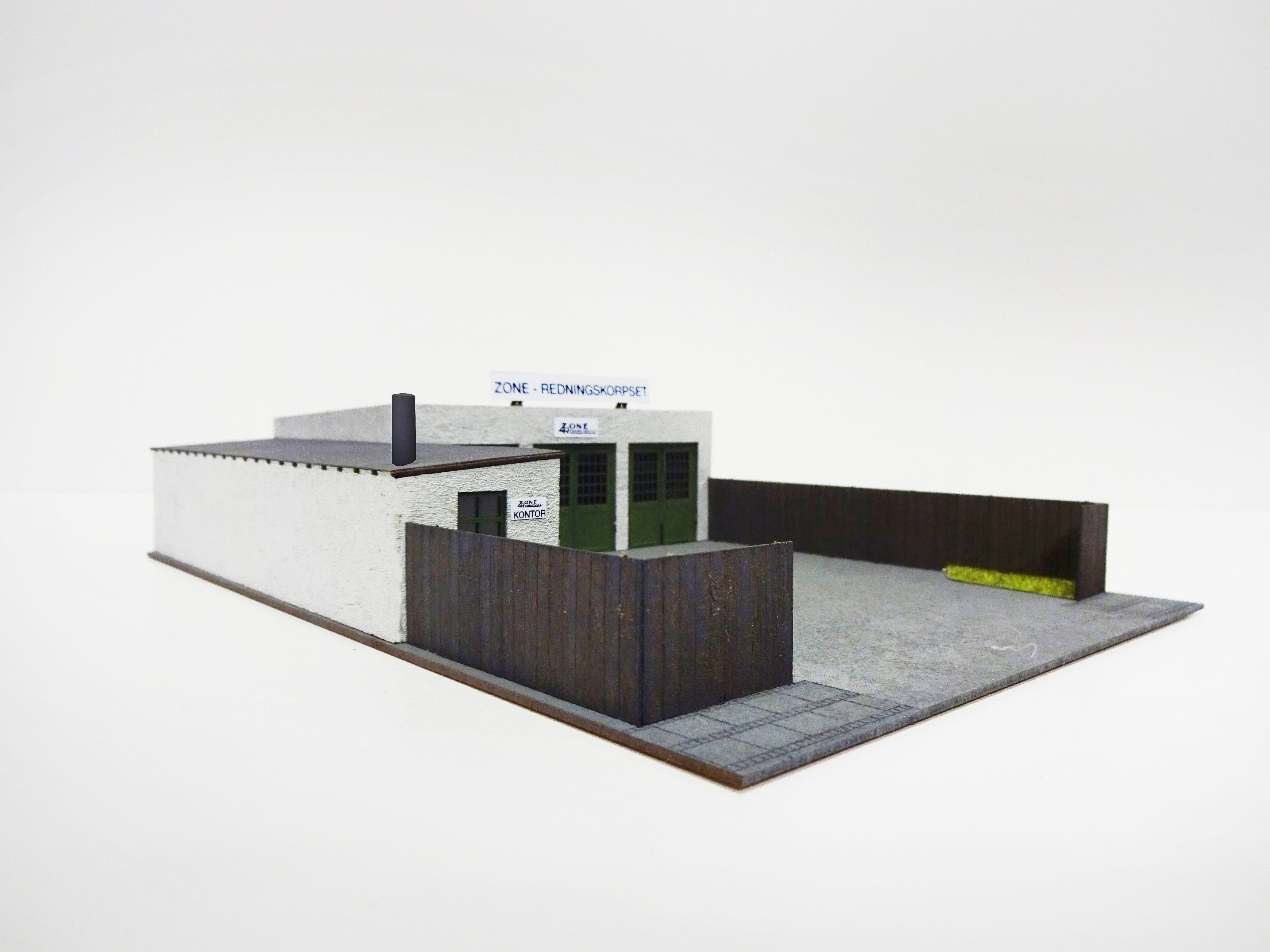 hobbytrade-ved-banen-ht-87216-zonen-rettungsstation-modellhaus-h0 image 2