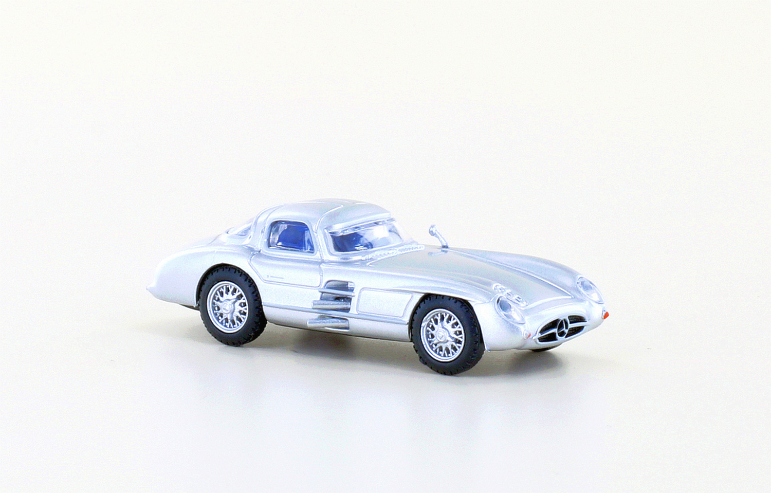 mercedes-300-slr-uhlenhaut-coupe-modellauto-1-87-silber image 1