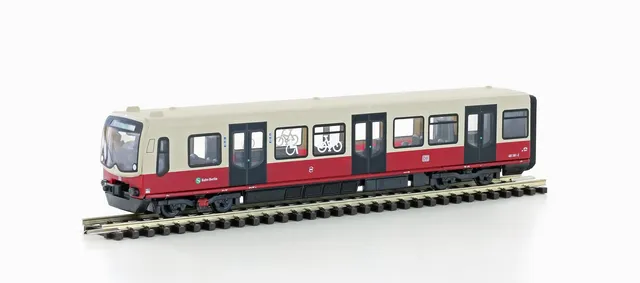 hobbytrain-br-481-triebwagen-standmodell-s-bahn-berlin-1-120 image 1
