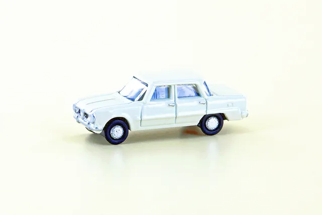 hobbytrain-alfa-romeo-giulia-modellauto-wei-berlina image 1