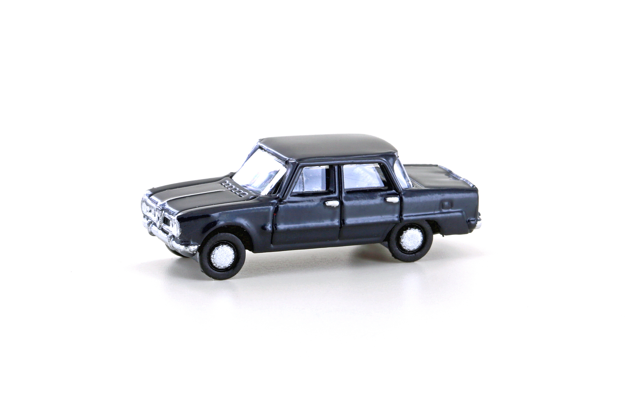 hobbytrain-modellautos-alfa-romeo-giulia-dunkelblau-berlina image 1