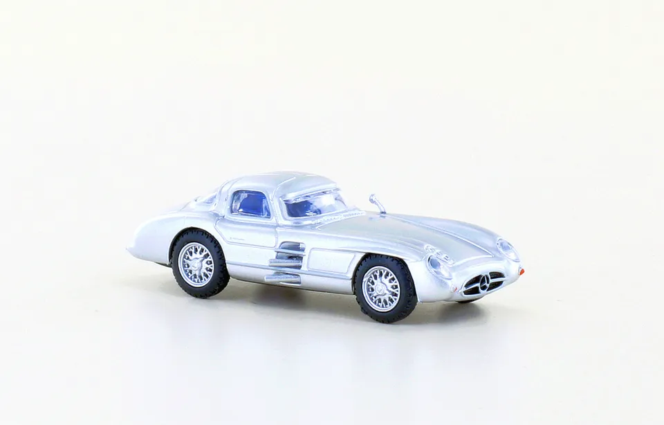 mercedes-300-slr-uhlenhaut-coupe-modellauto-1-87-silber image 1