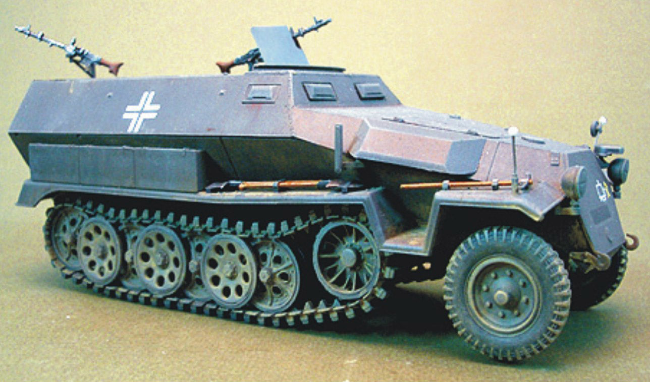 afv-club-35078-sd-kfz-251-1-ausf-c-halbkettenfahrzeug-1-35-ww2 image 3
