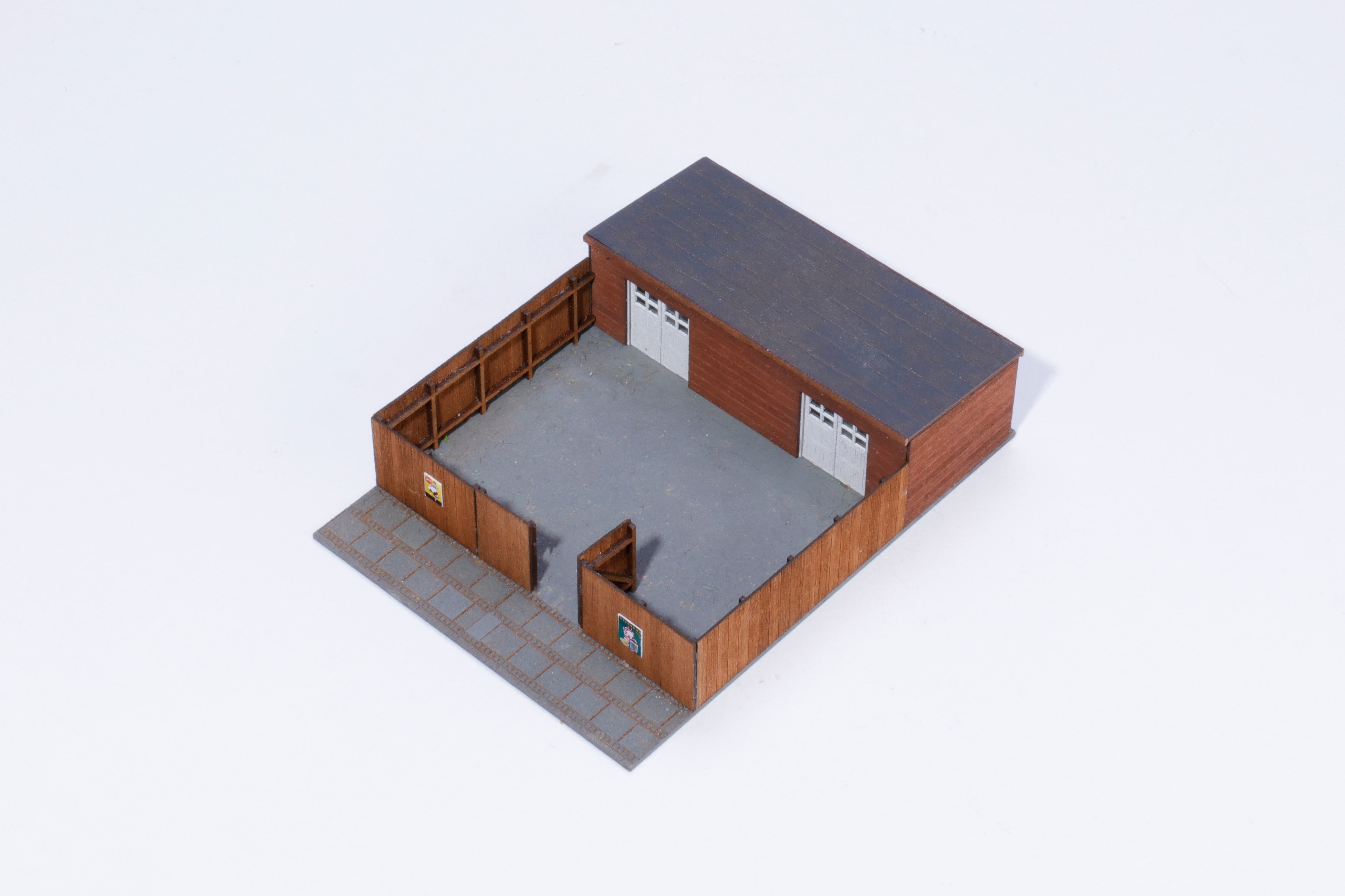 hobbytrade-danske-byhuse-ht-87214-hinterhof-werkstatt-h0 image 1