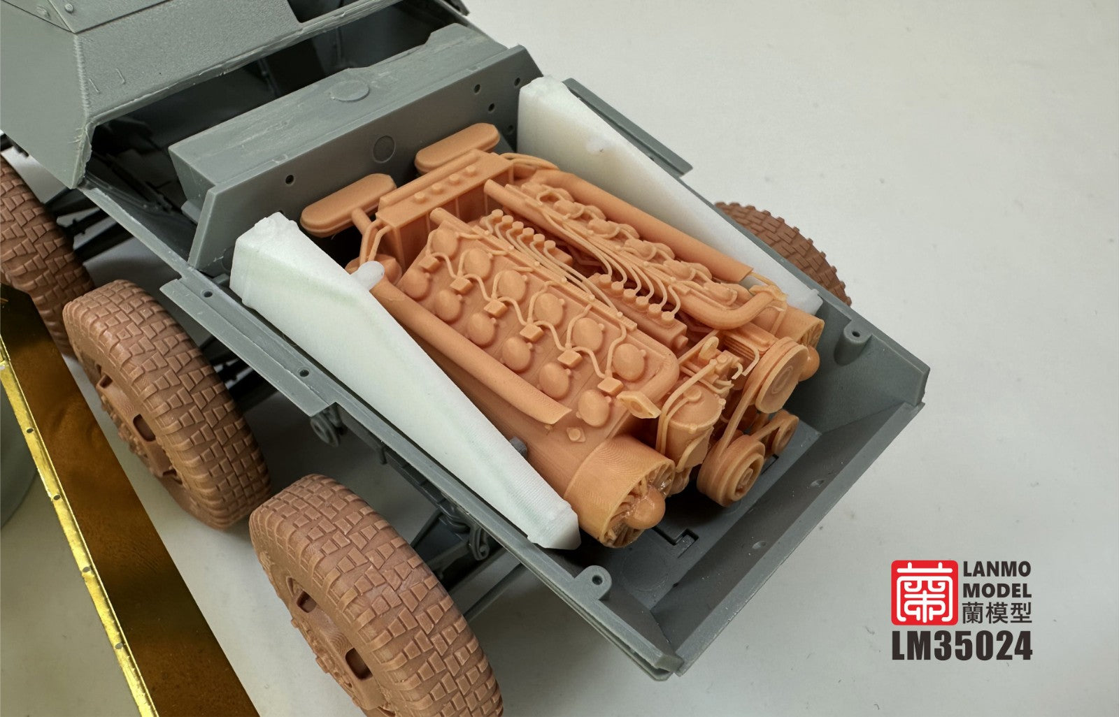 lanmo-model-lm35024-sd-kfz-224-motorraum-zur-stsatz-1-35-ww2 image 3