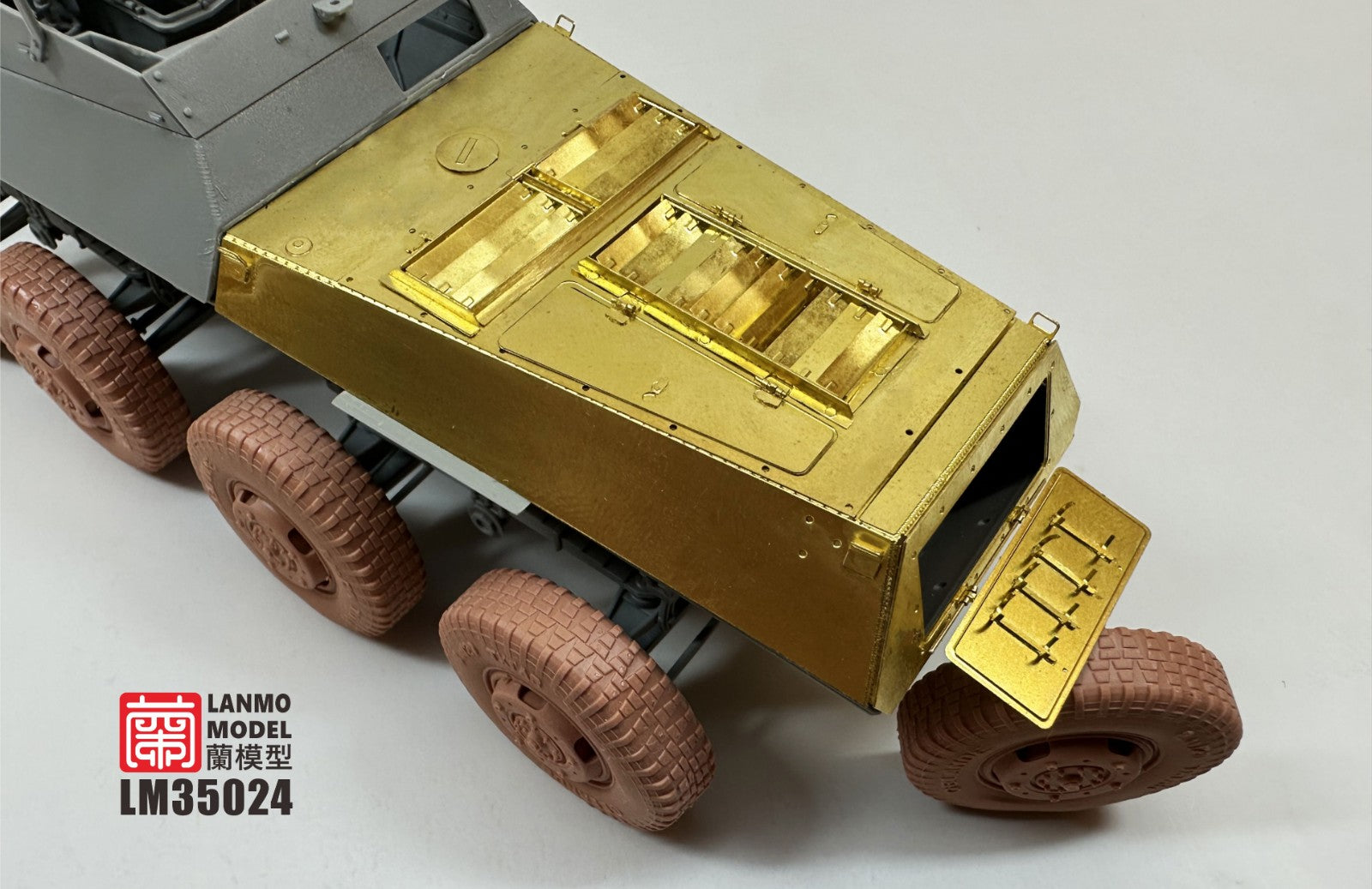 lanmo-model-lm35024-sd-kfz-224-motorraum-zur-stsatz-1-35-ww2 image 4