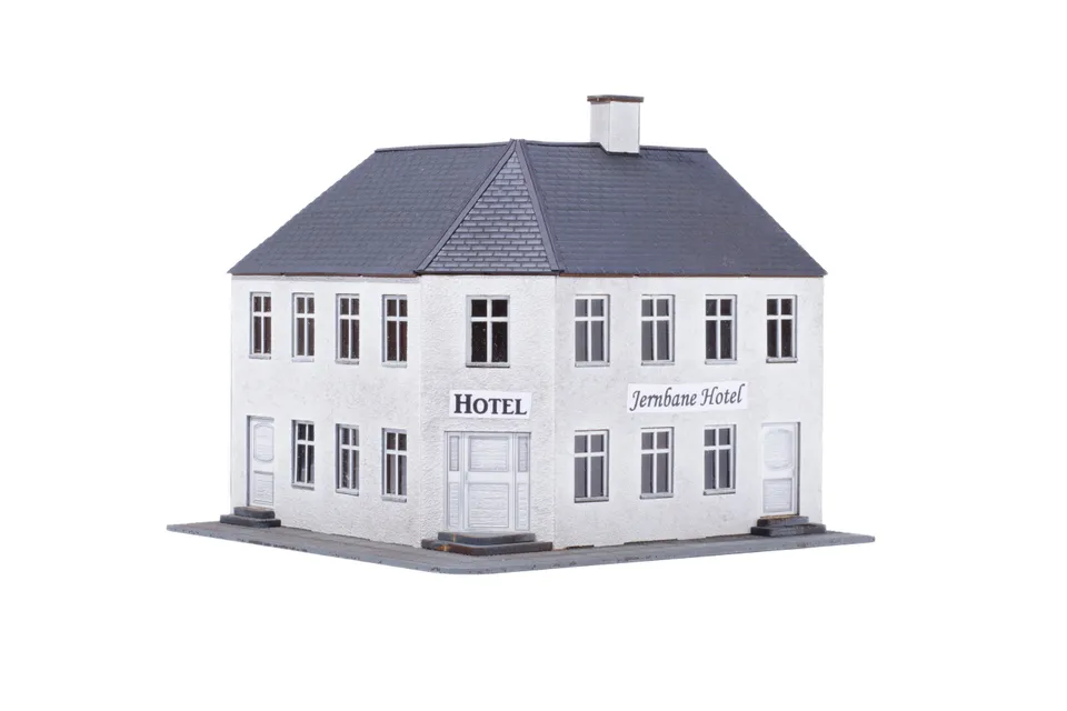 hobbytrade-danske-byhuse-ht-87202-modellhaus-eckhotel-wei-er-putz image 1