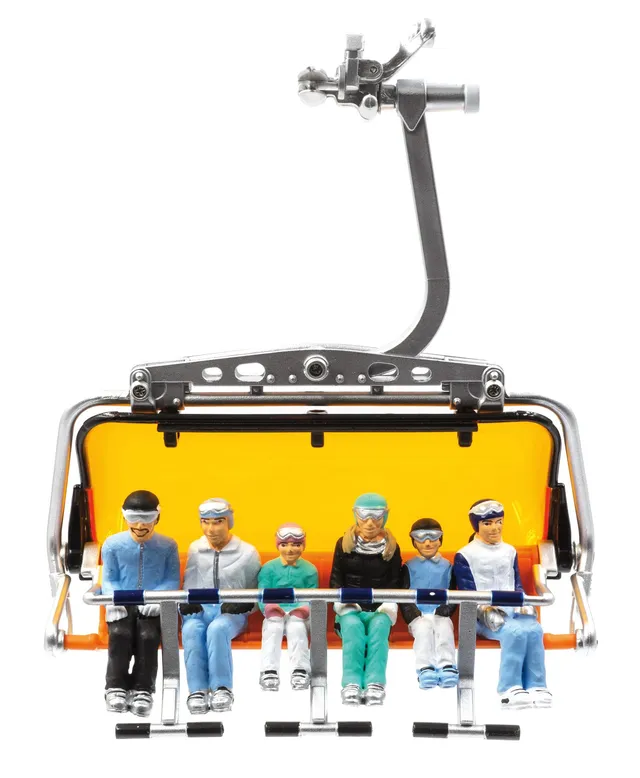 hobbytrain-modellautos-6-figuren-sitzend-1-32-ohne-ski image 1