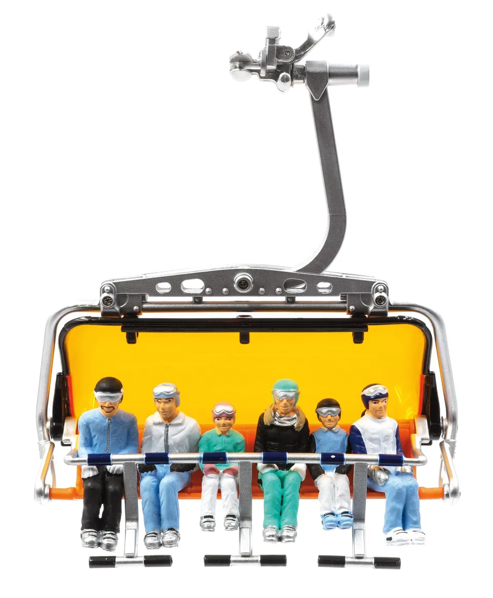 hobbytrain-modellautos-6-figuren-sitzend-1-32-ohne-ski image 1