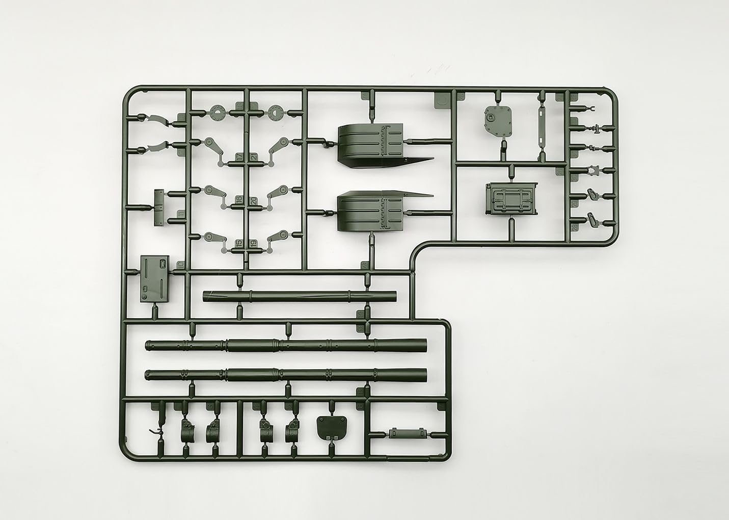 amusing-hobby-t-72m1-35a038-panzer-modellbausatz-1-35-interior image 3