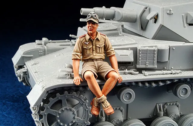 def-model-do35008-1-35-dak-panzer-crew-resinfiguren-wwii image 1