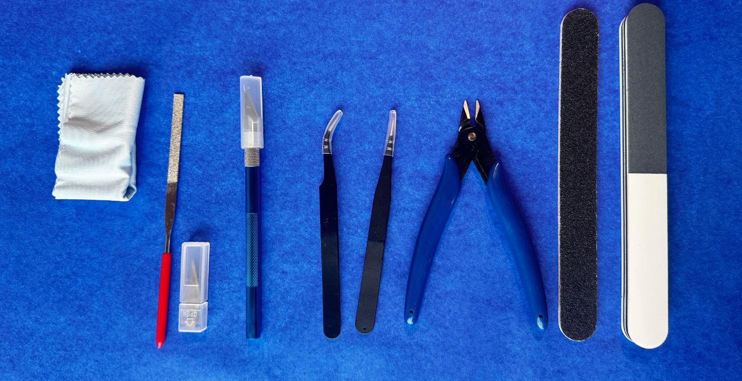 andy-s-hobby-headquarters-hn5-basic-tool-kit-werkzeugset-im-koffer image 2