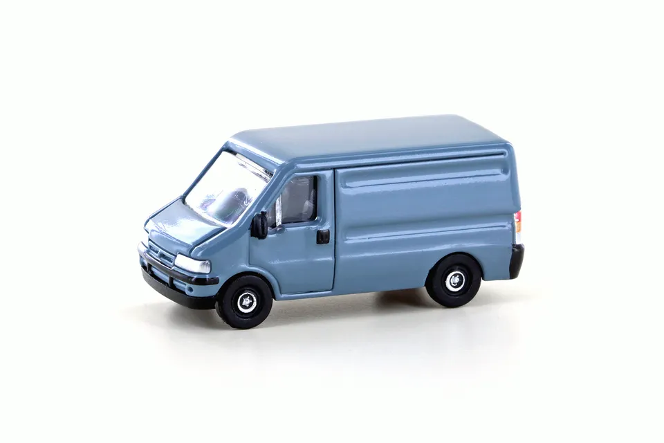 hobbytrain-fiat-ducato-ii-transporter-grau-spur-n image 1