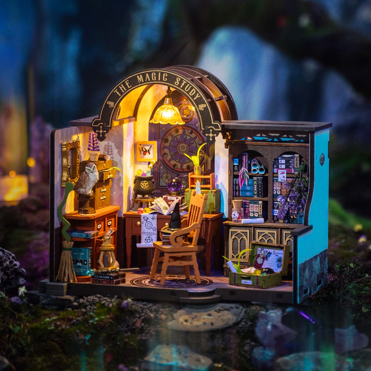 robotime-dg166-rolife-magic-study-miniaturhaus-holzbausatz-diy image 2