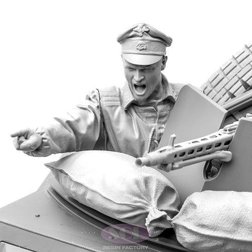 sol-resin-factory-mm636-offizier-sd-kfz-251-figur-1-16 image 1