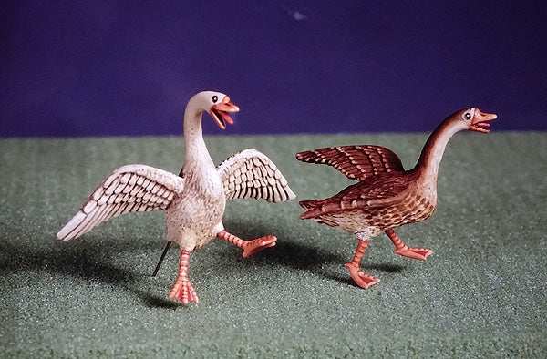 def-model-do35a04-scared-geese-figuren-1-35-g-nse image 1
