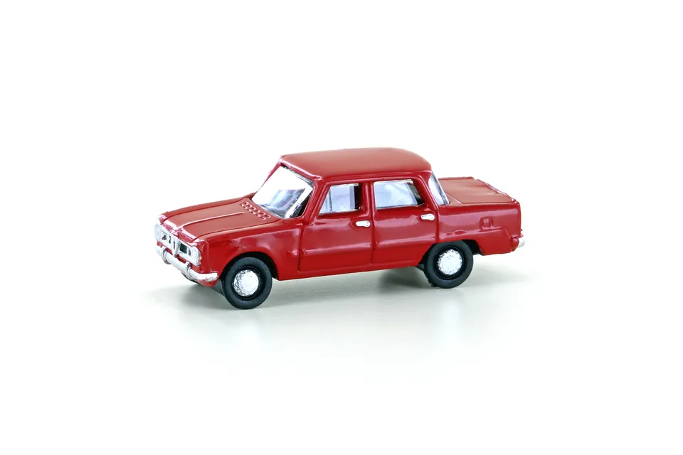 hobbytrain-modellautos-alfa-romeo-giulia-auto-rot-n-spur image 1