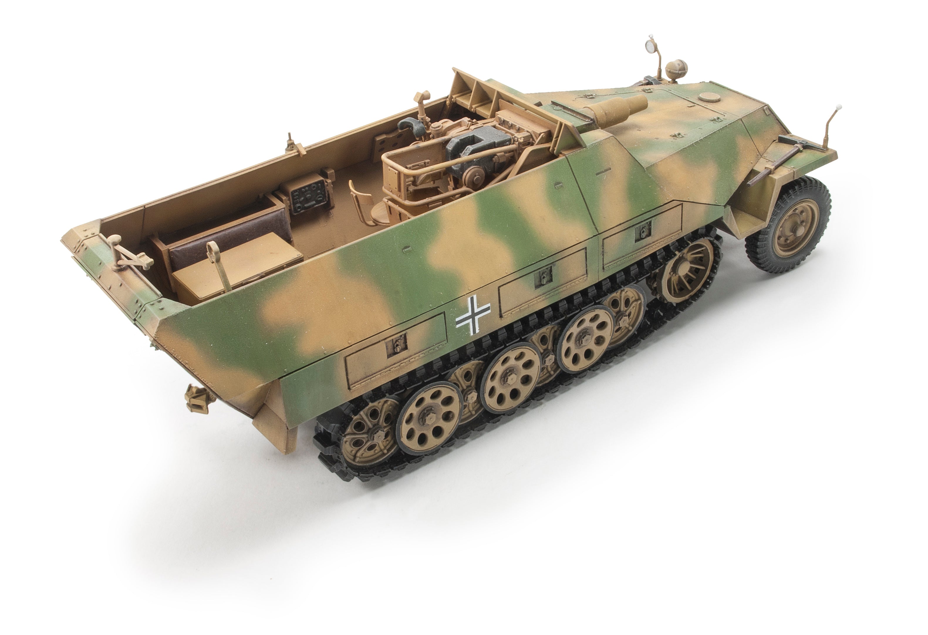 afv-club-35278-sd-kfz-251-9-ausf-d-halbketten-1-35 image 3