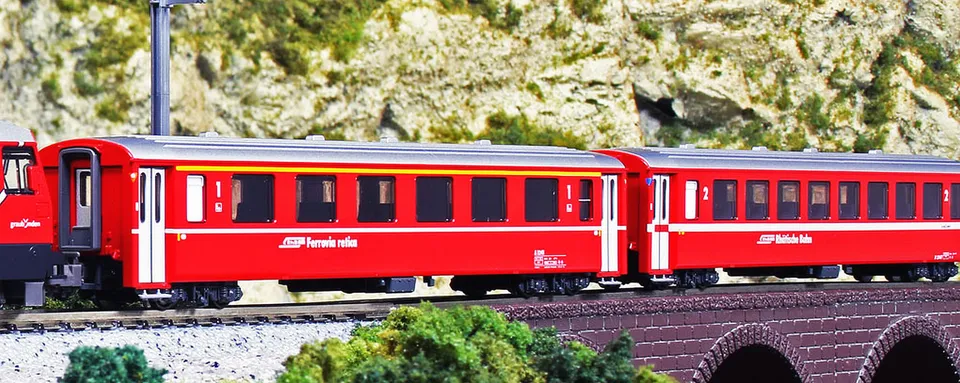 hobbytrain-personenwagen-ew-i-rhb-set-b-personenwagen-ep-v-vi-4er image 1