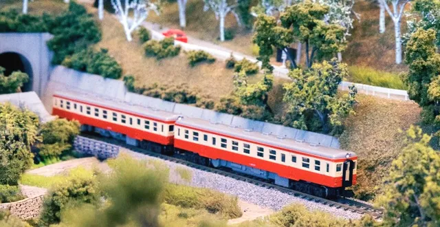 hobbytrain-triebwagen-triebzug-kiha-20-jnr-ep-iv-orange-beige-2-tlg image 1