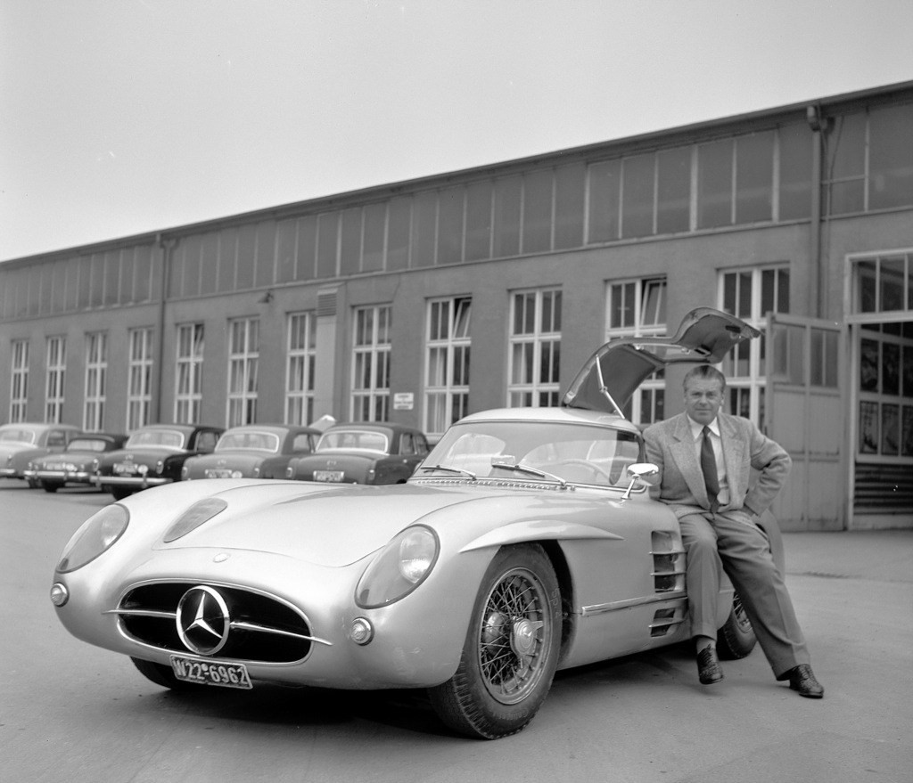 mercedes-300-slr-uhlenhaut-coupe-modellauto-1-87-silber image 5