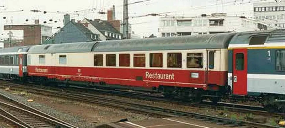 hobbytrain-personenwagen-bm-bpm-db-ic-tiziano-2er-set-spur-n image 1