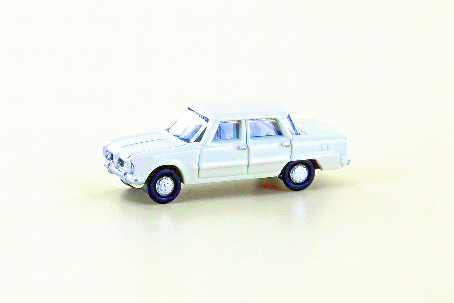 hobbytrain-alfa-romeo-giulia-modellauto-wei-berlina image 1