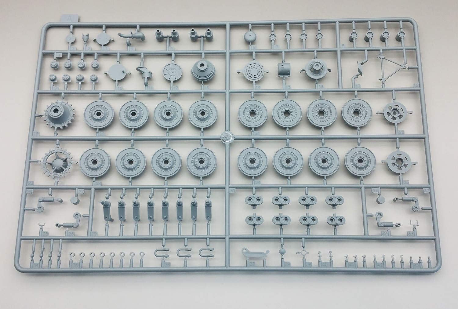 amusing-hobby-35a015-e-100-krupp-turm-bausatz-1-35-panzer image 5