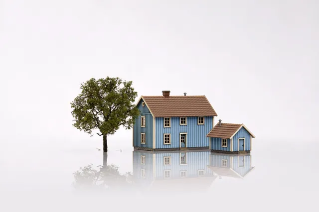 hobbytrain-lyngstad-g-rd-lasercut-geb-udebausatz-hellblau-ge-predigt image 1