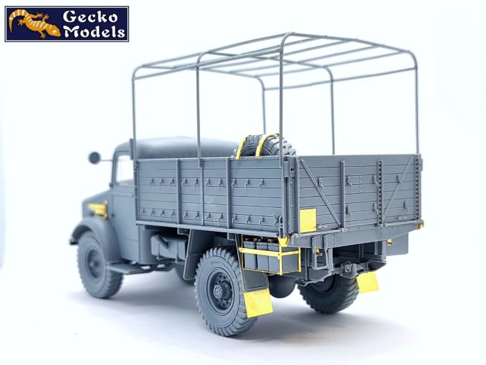 gecko-models-35gm0098-bedford-oxd-lkw-bausatz-1-35 image 5