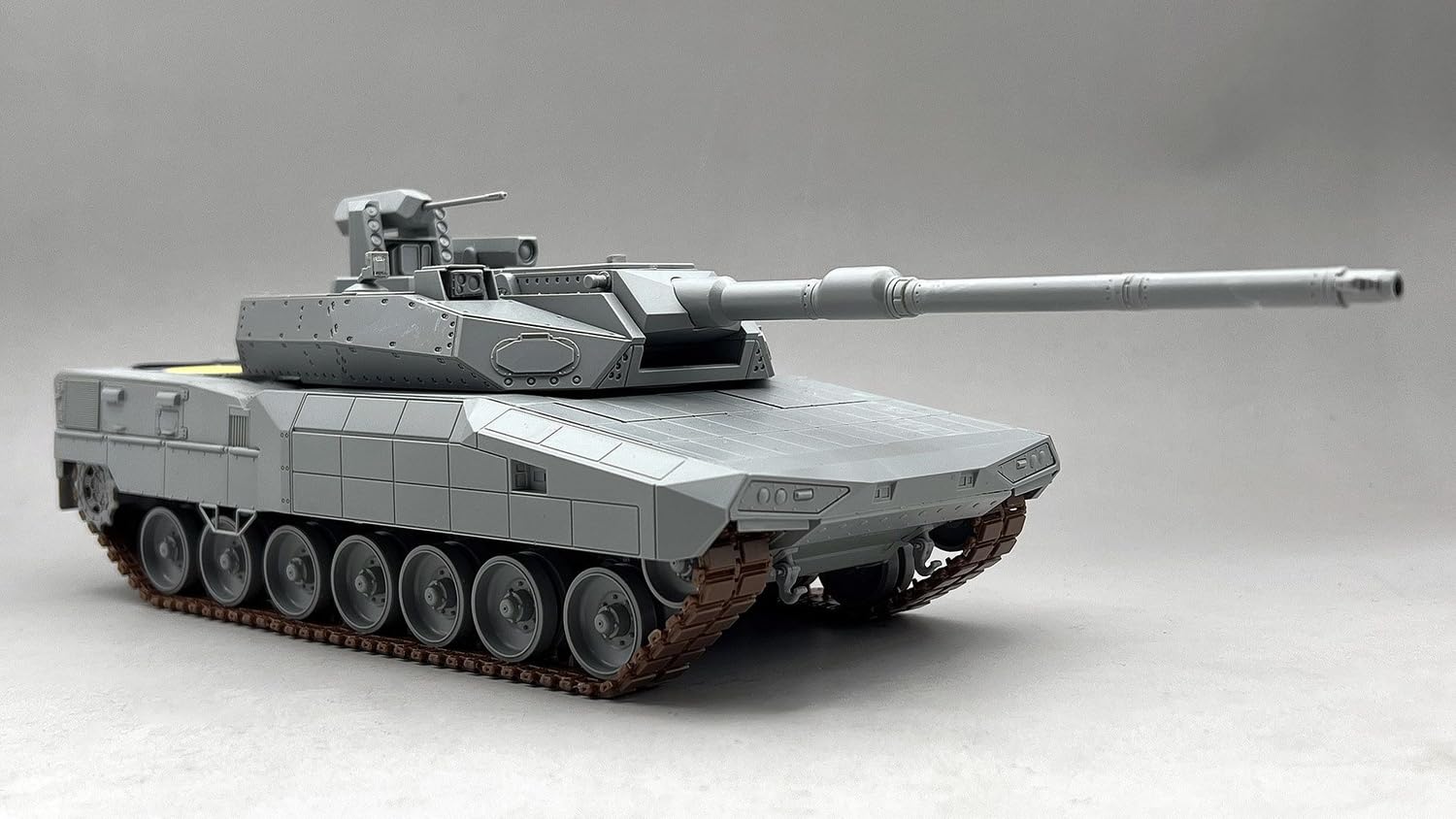 amusing-hobby-35a062-leopard-2-a-rc-3-0-panzermodell-1-35 image 3