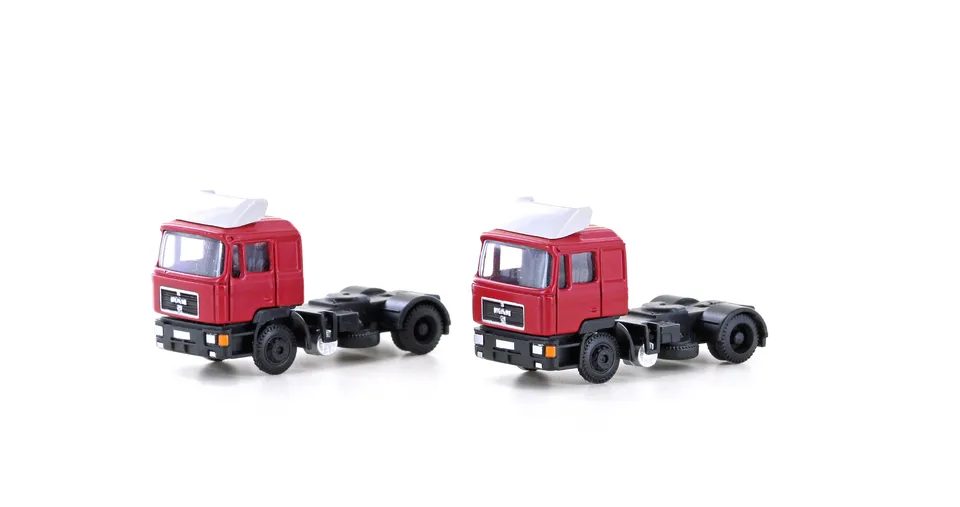 hobbytrain-man-f90-modellautos-2er-set-szm-rot-2-achsig image 1