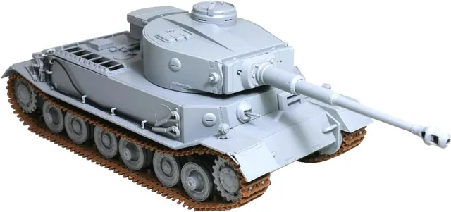 amusing-hobby-35a061-tiger-p-panzermodell-1-35-full-interior image 1
