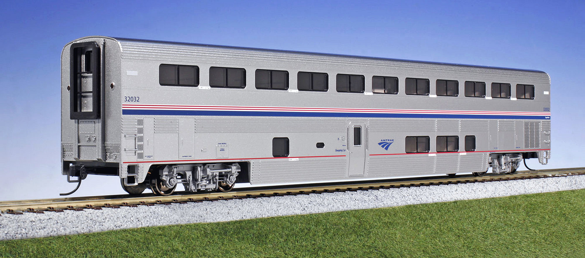 hobbytrain-superliner-i-sleeper-amtrak-wagen-spur-n-ep-vi image 1