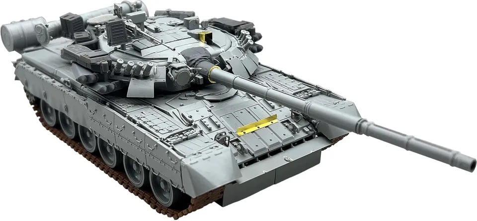 amusing-hobby-35a068-t-80um2-panzermodell-1-35-drozd-2 image 1