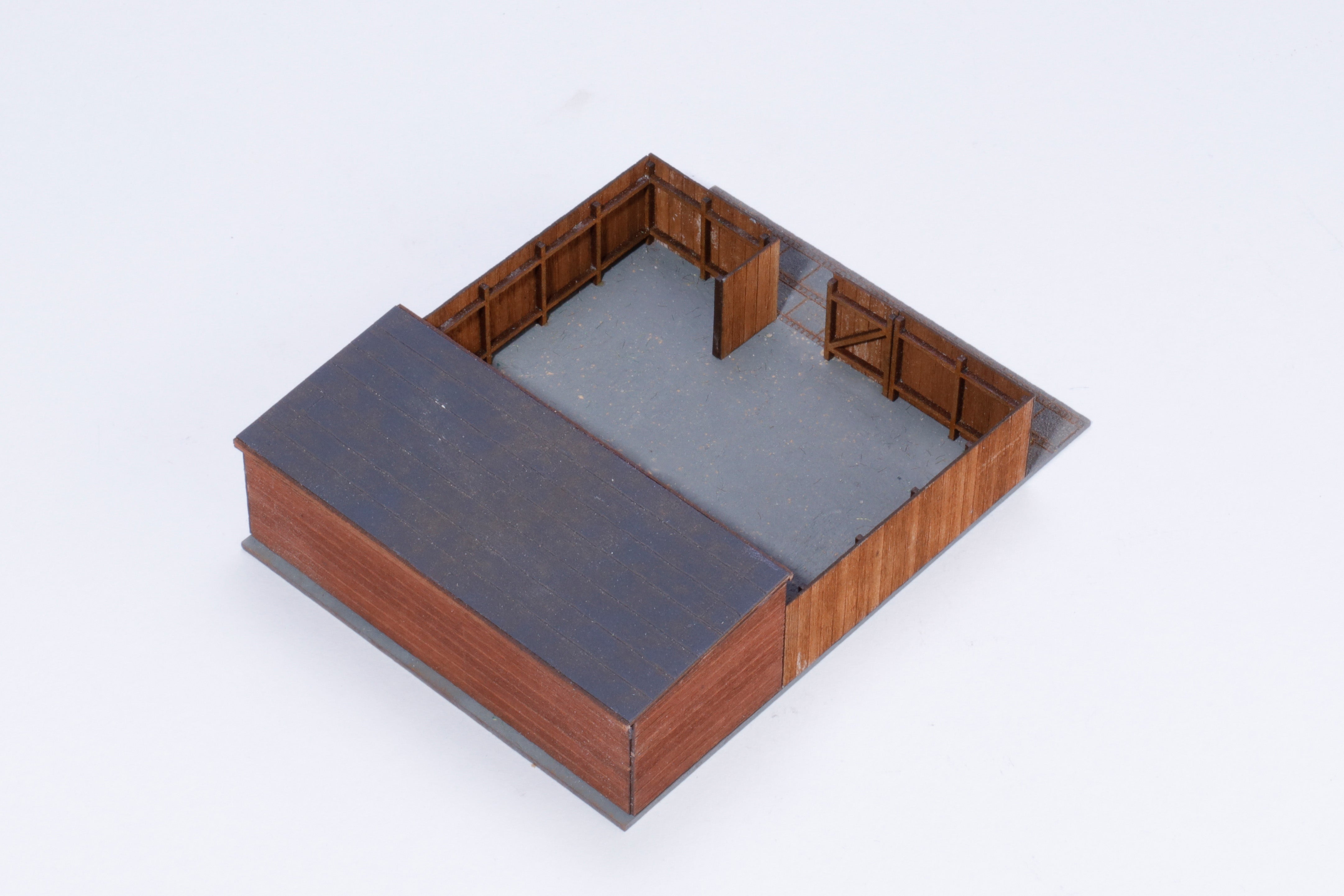 hobbytrade-danske-byhuse-ht-87214-hinterhof-werkstatt-h0 image 2